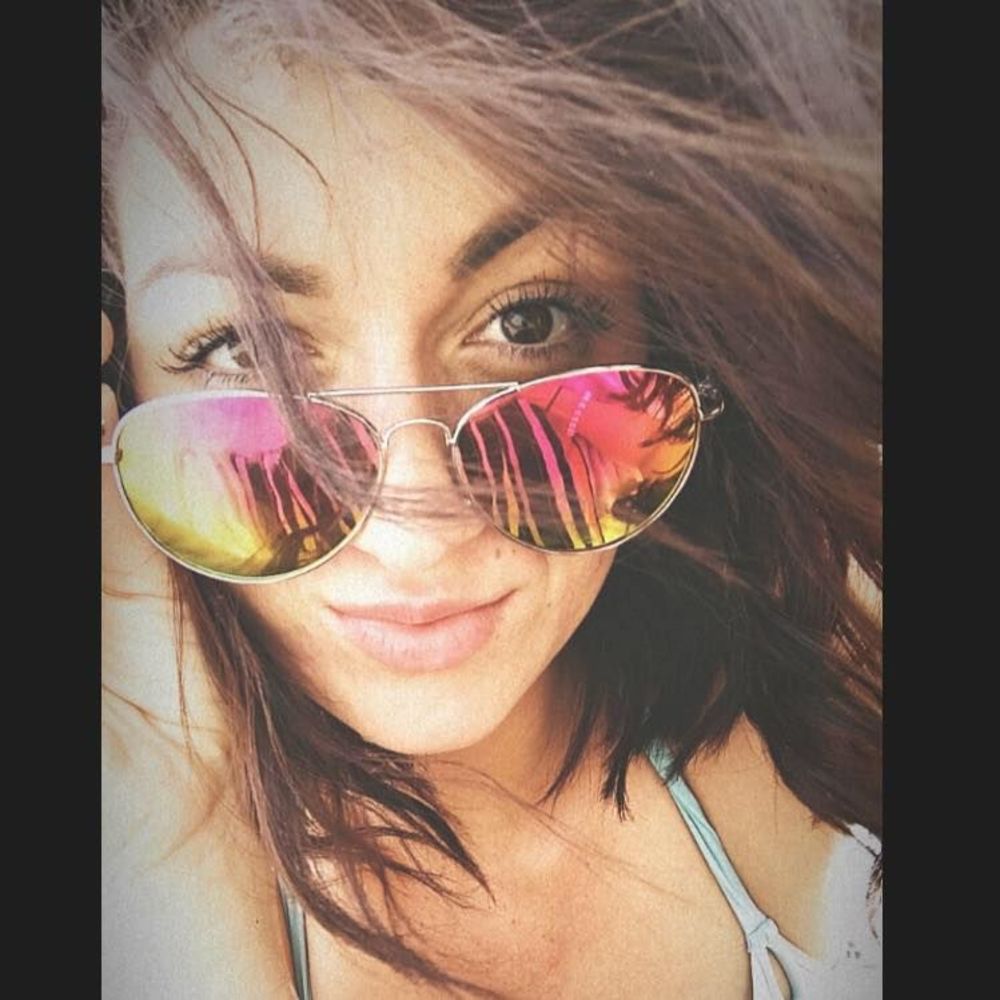 Meet your Posher, Makala